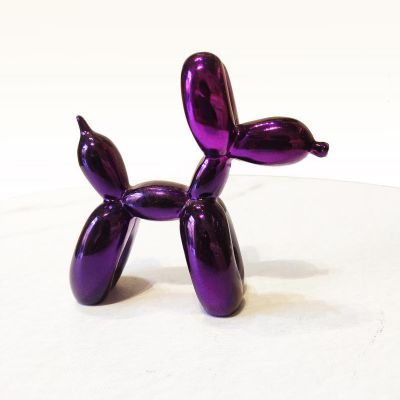 紫色气球狗雕塑